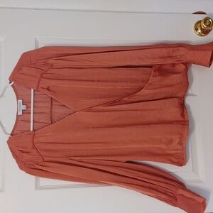 Calligraphic, sz XL, satiny like, salmon colored festive blouse. Flowy. NWT
